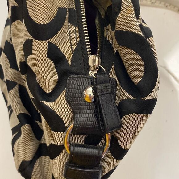 Coach Women's Black Cream Madison OP Art Signature Maggie Shoulder Bag - Picture 15 of 15